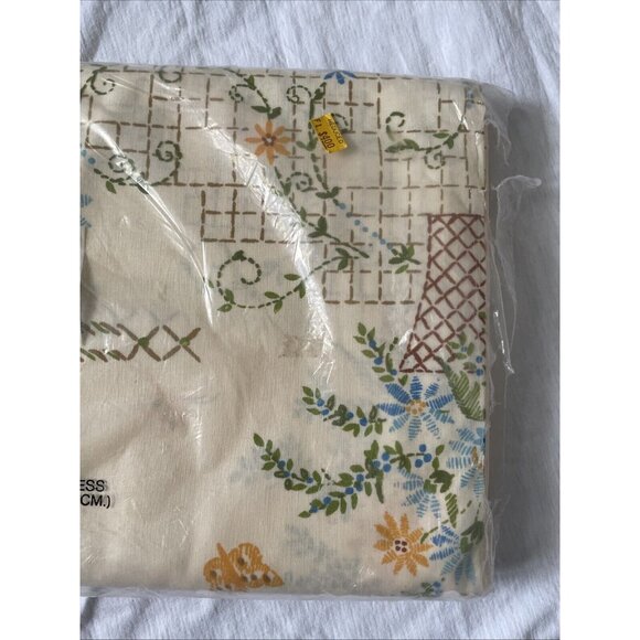 Lady Pepperell No-Iron Twin Flat Sheet Stitchery Design 39x75 In Finished 66x96 - Picture 2 of 8